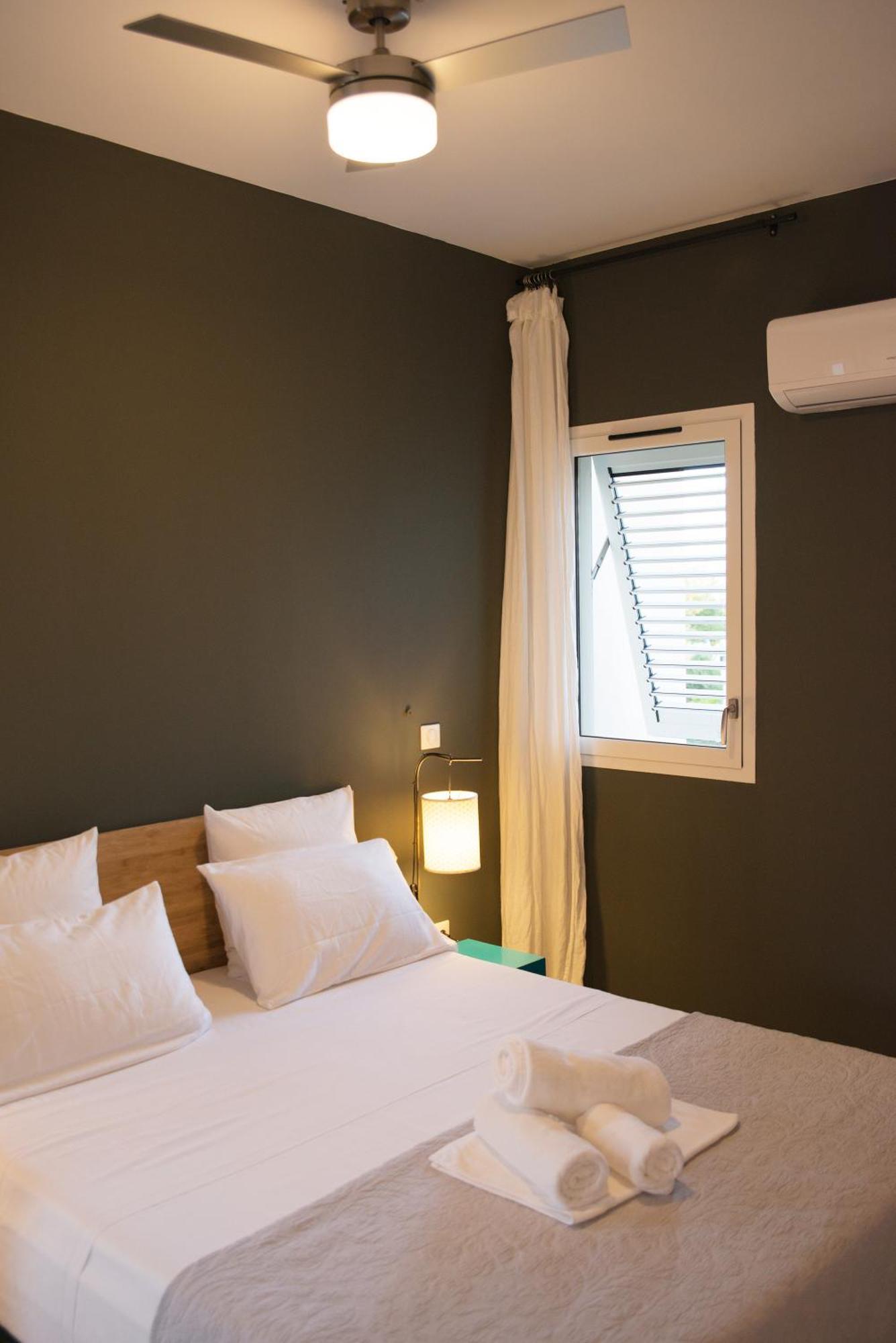 Escale Tropicale, Appart Vue Mer A 2 Min Du Lagon Apartment แซ็งต์-จีลส์-เลส์-แบ็งส์ ภายนอก รูปภาพ